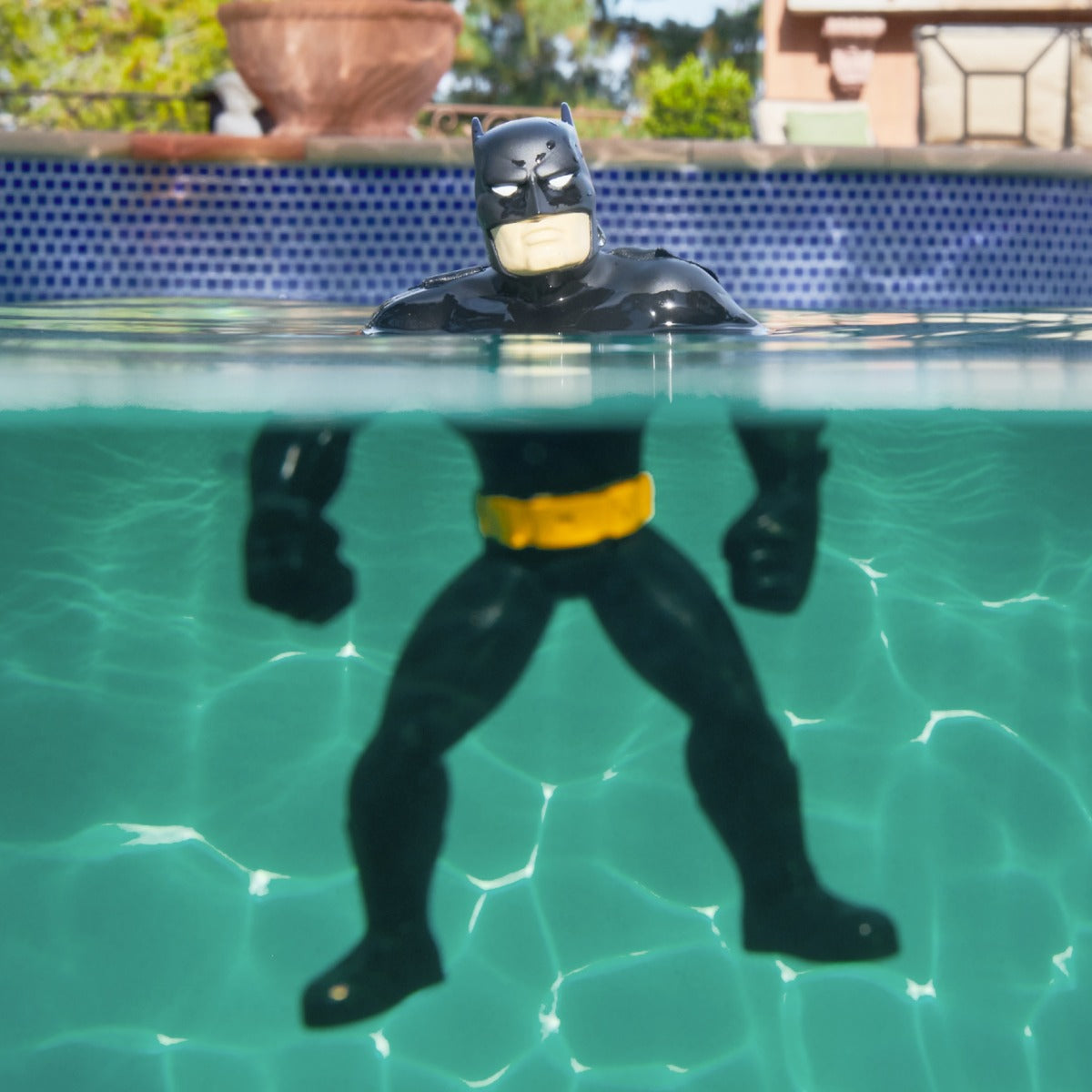 Bestway Dc Comics Batman Floatin Figure 8"