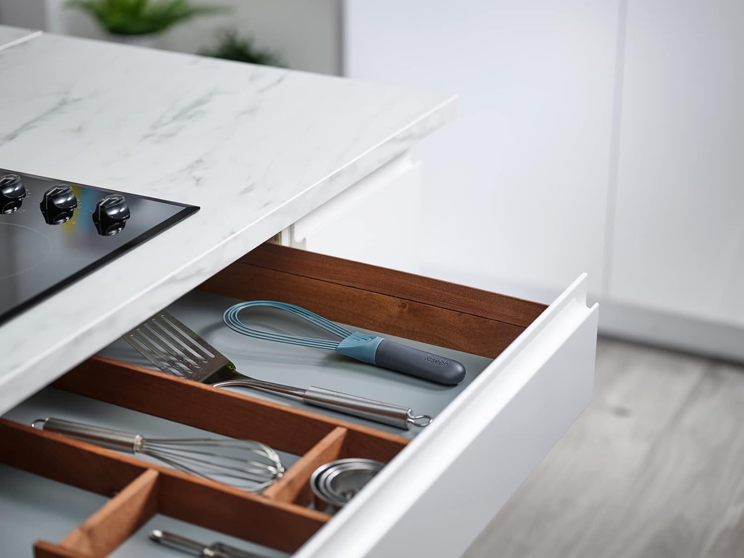 Joseph Joseph Twist Whisk Sky Blue