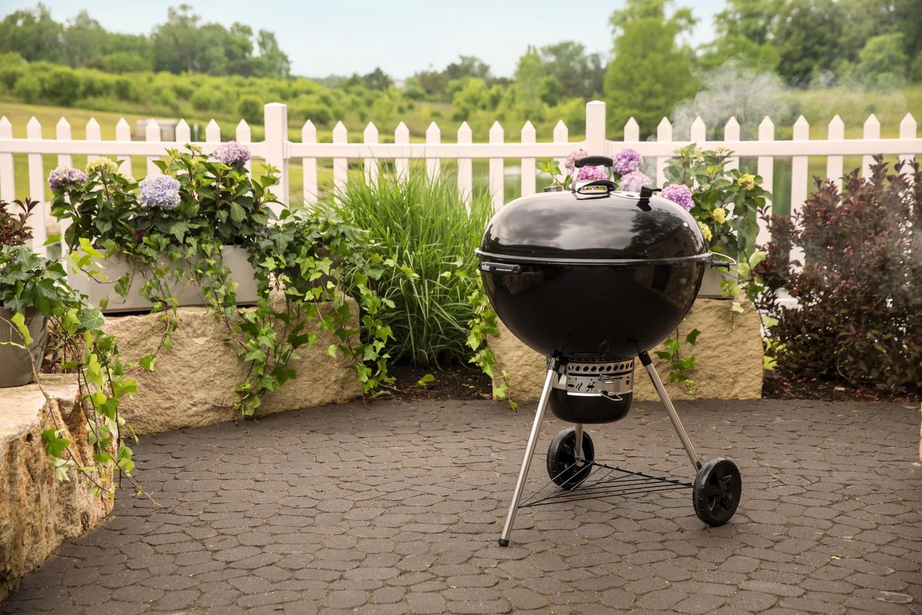 Weber 26" BLK Charcoal Grill