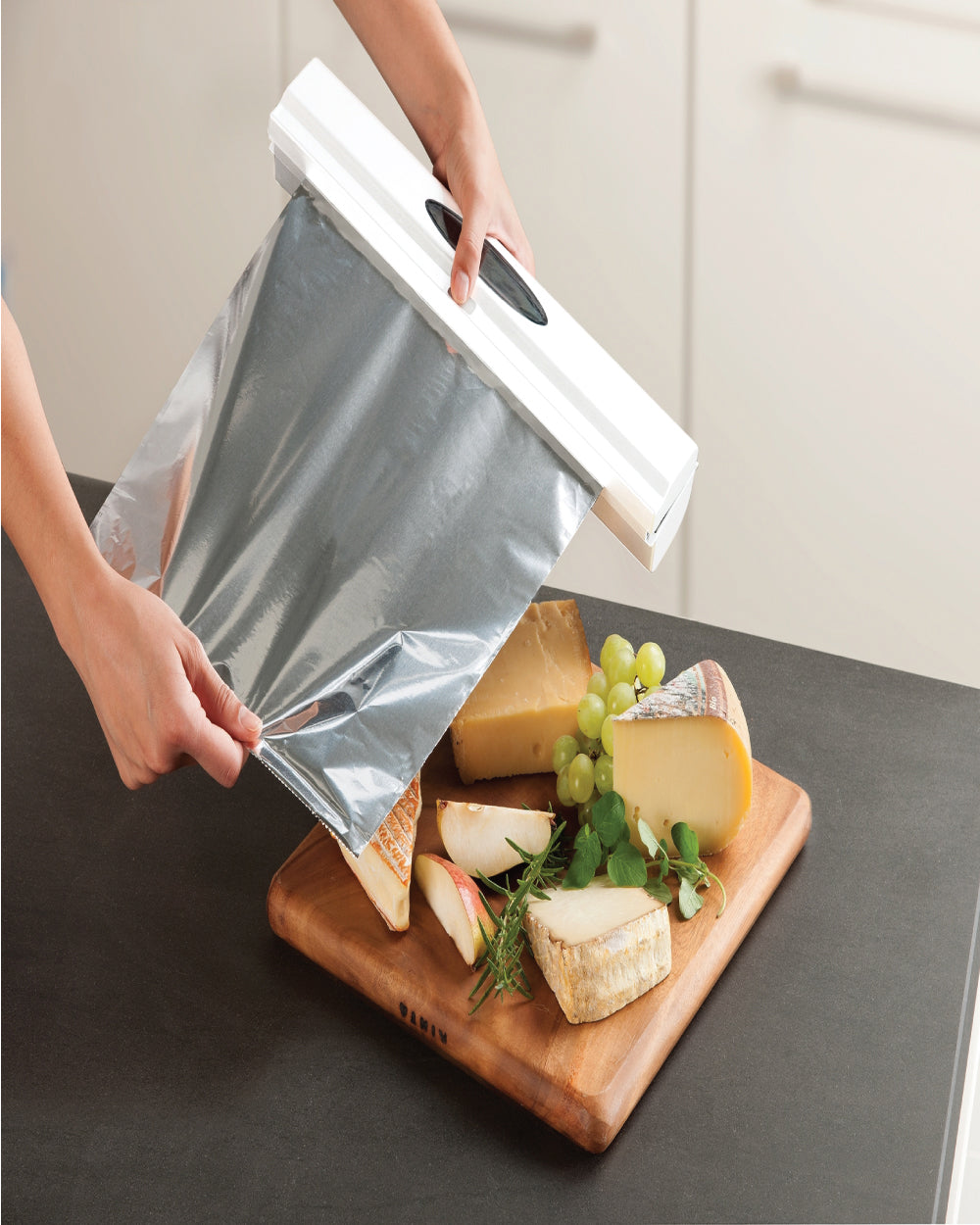 Wenko Foil Dispenser Perfect Cutter 1-Click White