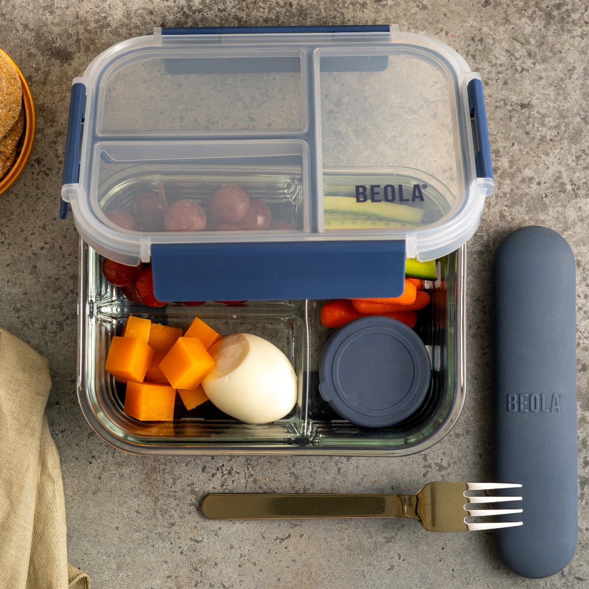 Beola 3 Compartment Glass Food Storage Container With Silicone Protective Sleeve, 1050Ml Ice Blue