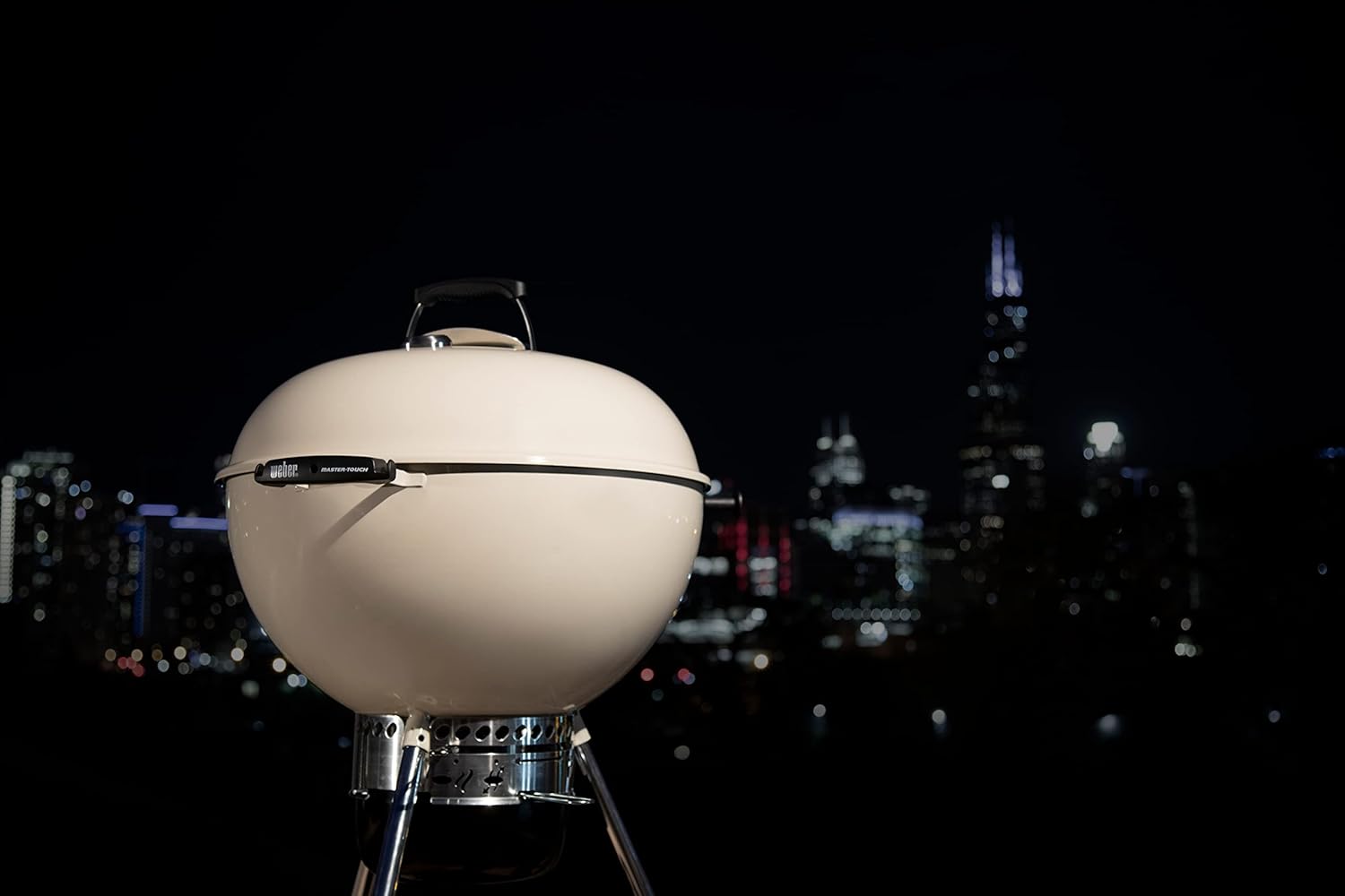 Weber Master Touch Charcoal Grill 22 inch Spring Ivory