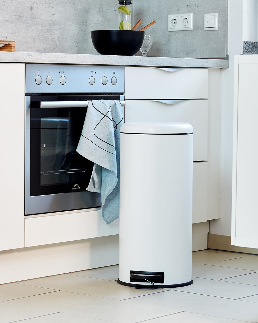 Wenko Pedal Bin Leman White Easy Close 20 Liter