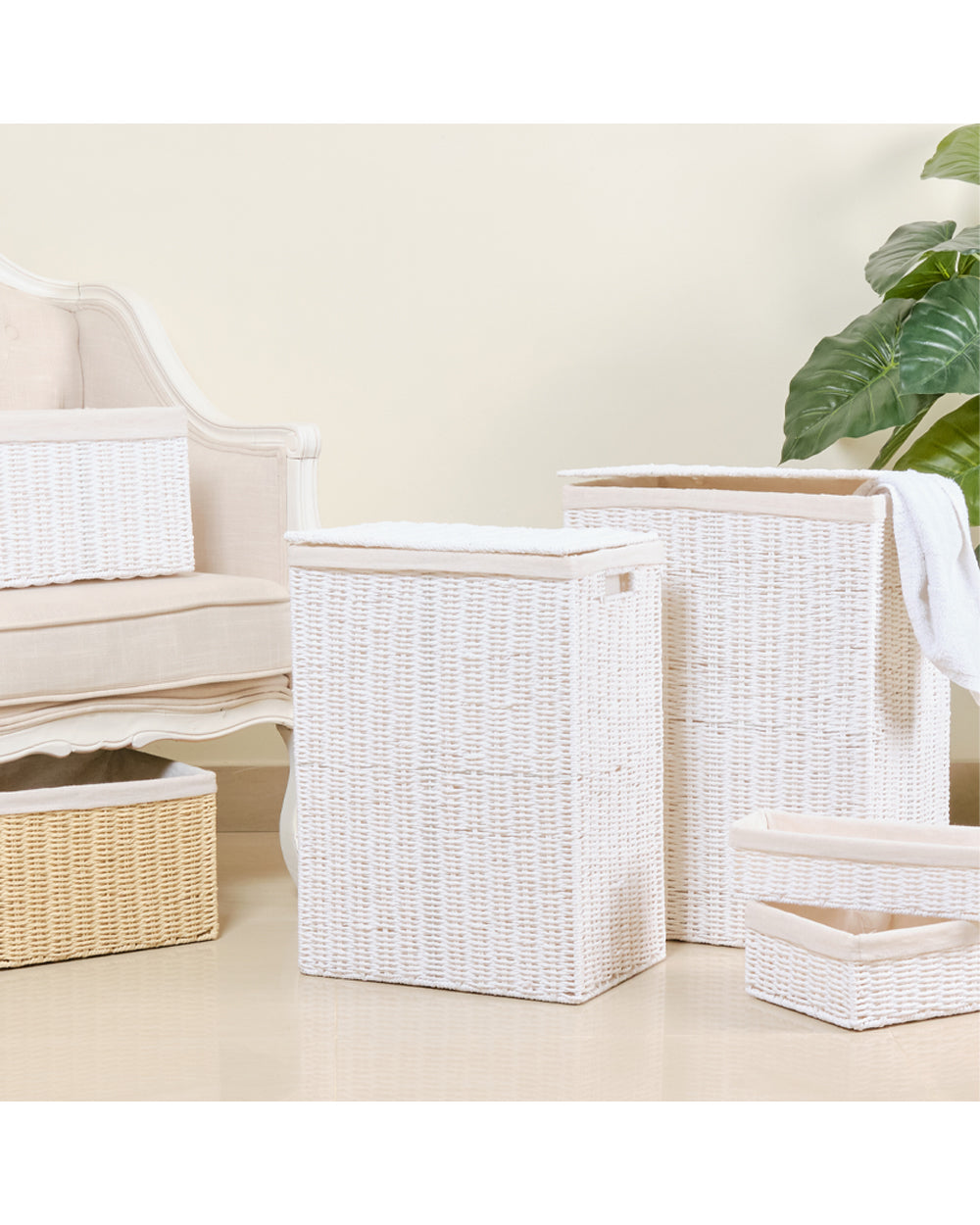 Homesmiths Small Laundry Hamper White with Liner 36 x 26 x 50 cm