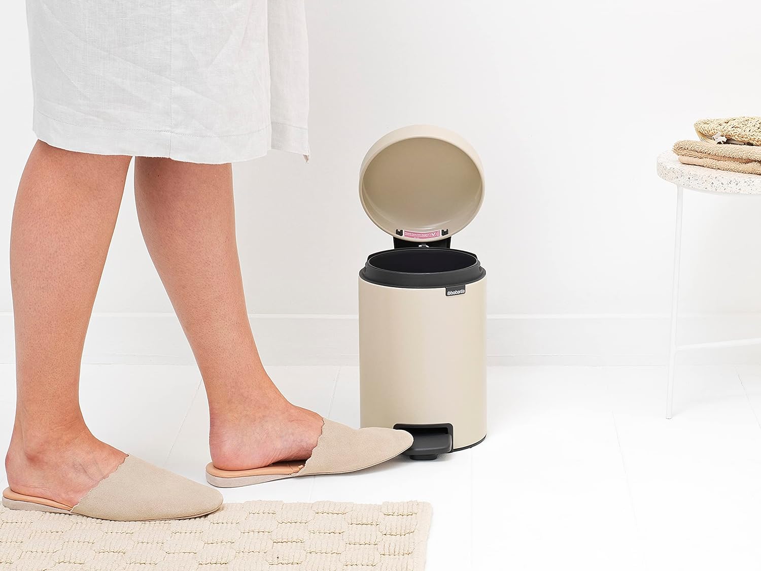 Brabantia Newicon Pedal bin 3 Liter Soft Beige