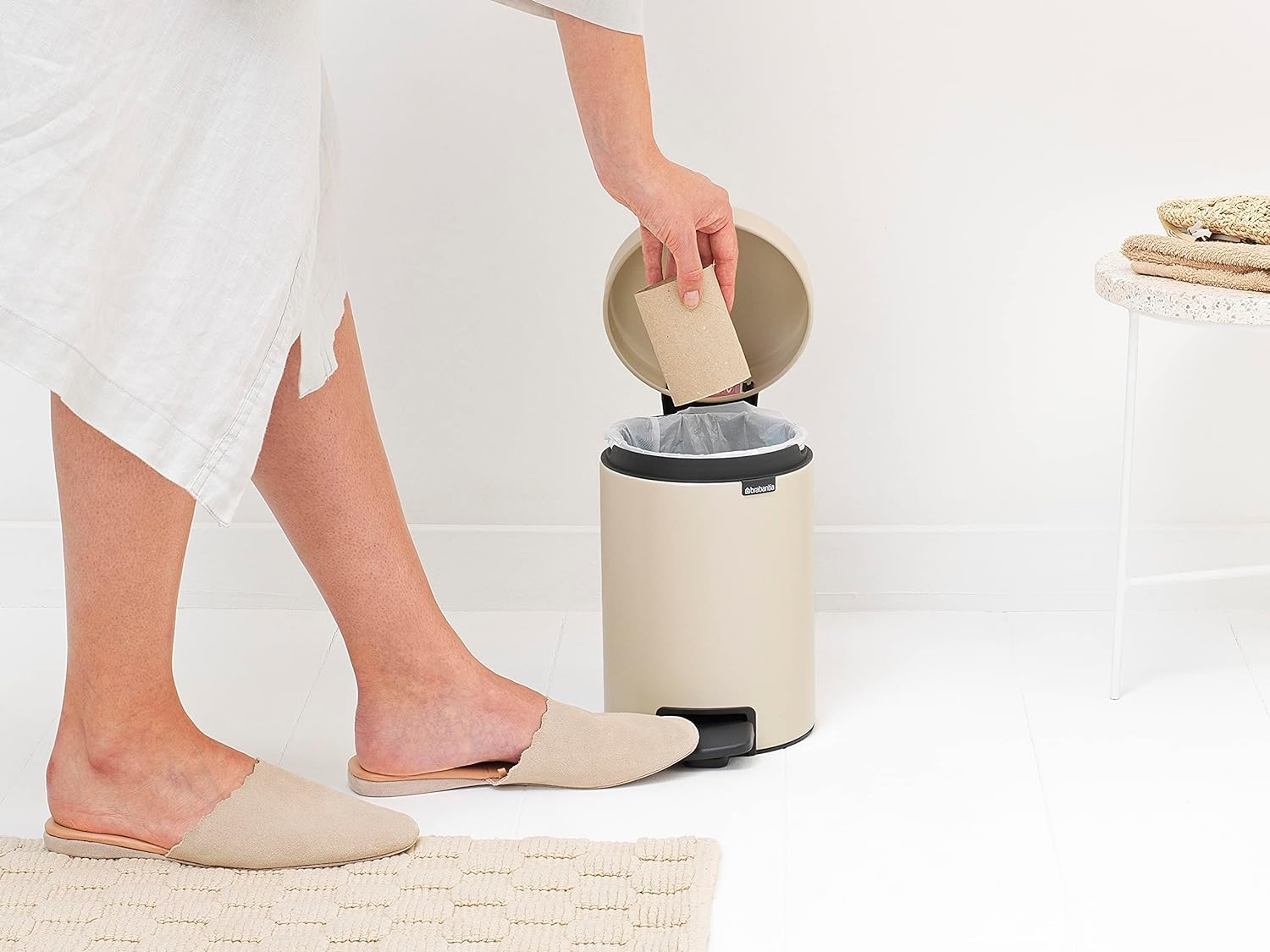 Brabantia Newicon Pedal bin 3 Liter Soft Beige