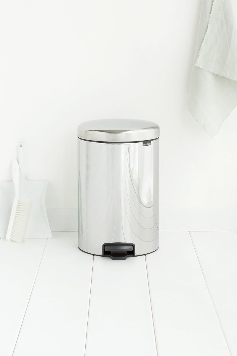Brabantia Newicon Pedal bin 20 Liter Brilliant Steel