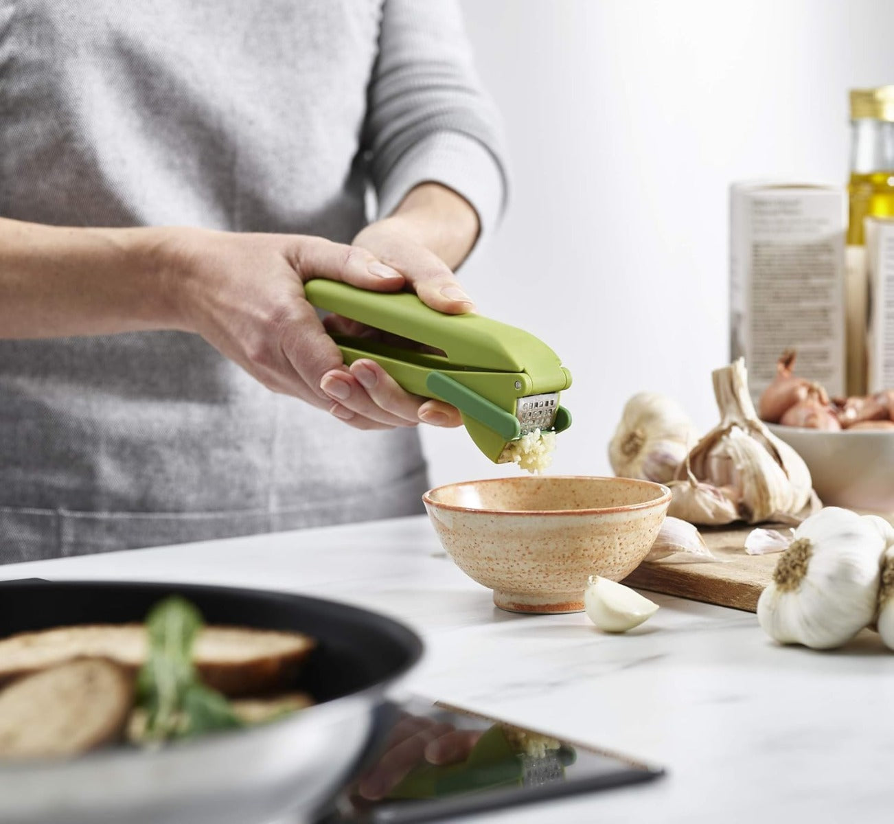 Joseph Joseph Clean Force Garlic Press