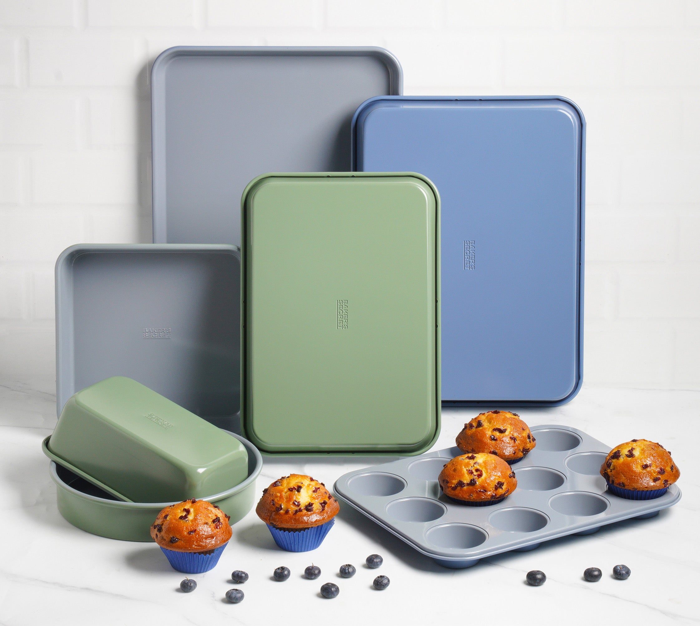 Baker's Secret Two-Tone Square Baking Pan - Non-Stick Cake Tin, Heavy-Duty Carbon Steel, Ideal for Brownies, Cakes & Roasting