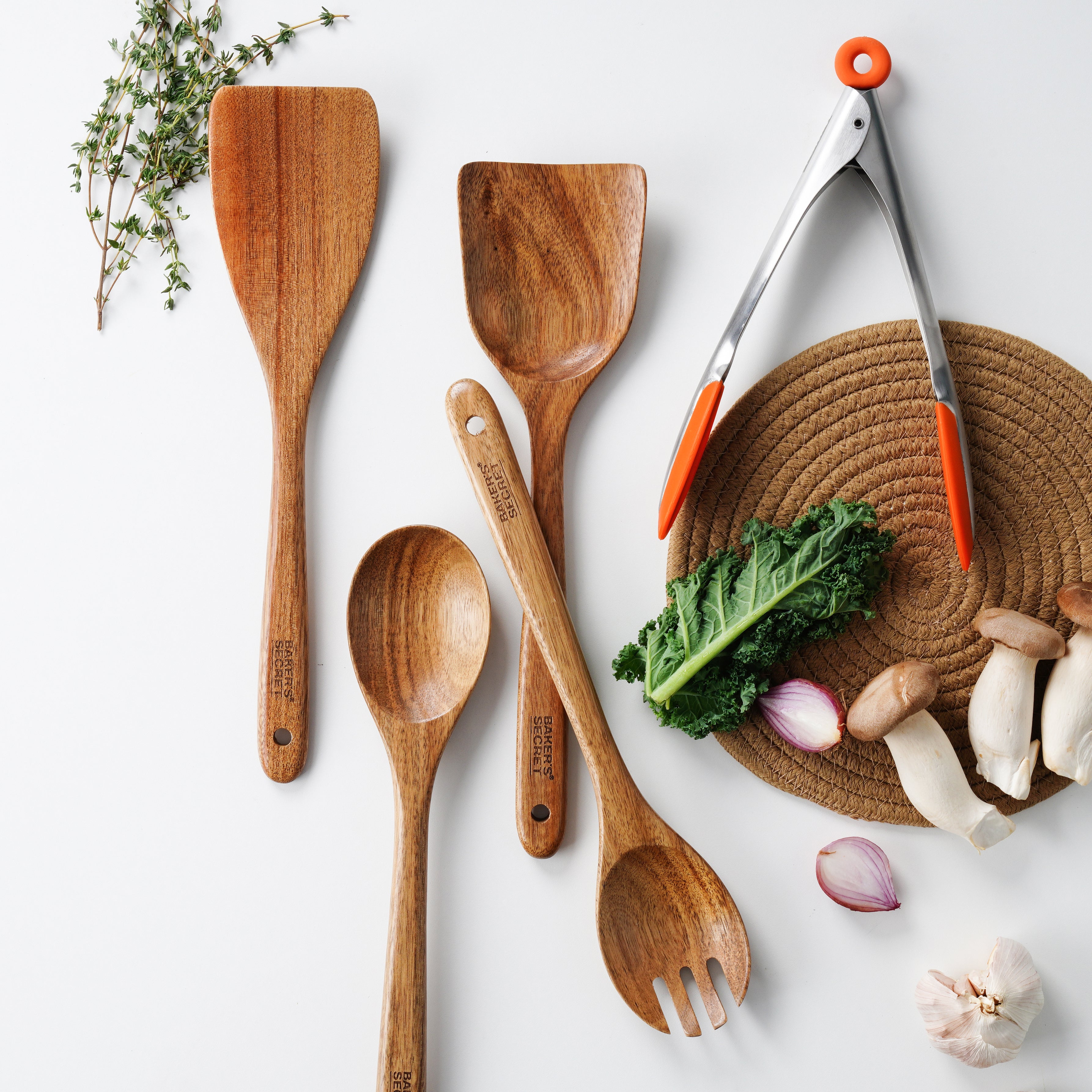 Baker's Secret 33cm Turner – Durable Kitchenware for Flip, Stirring & Non-Scratch Cooking