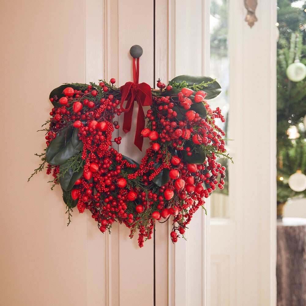 Kaemingk Big Berry Wreath – Red Berries, Indoor Christmas Holiday Decoration, Festive Xmas Tabletop & Home Décor, Seasonal Winter Decorative Accent