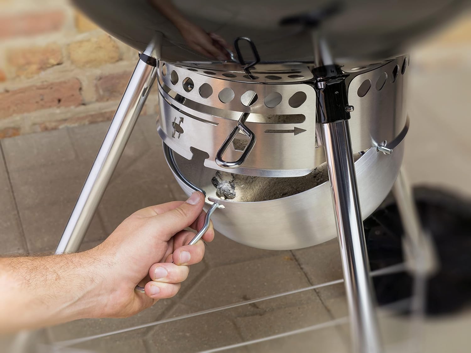 Weber Master Touch Charcoal Grill 22 inch Spring Ivory