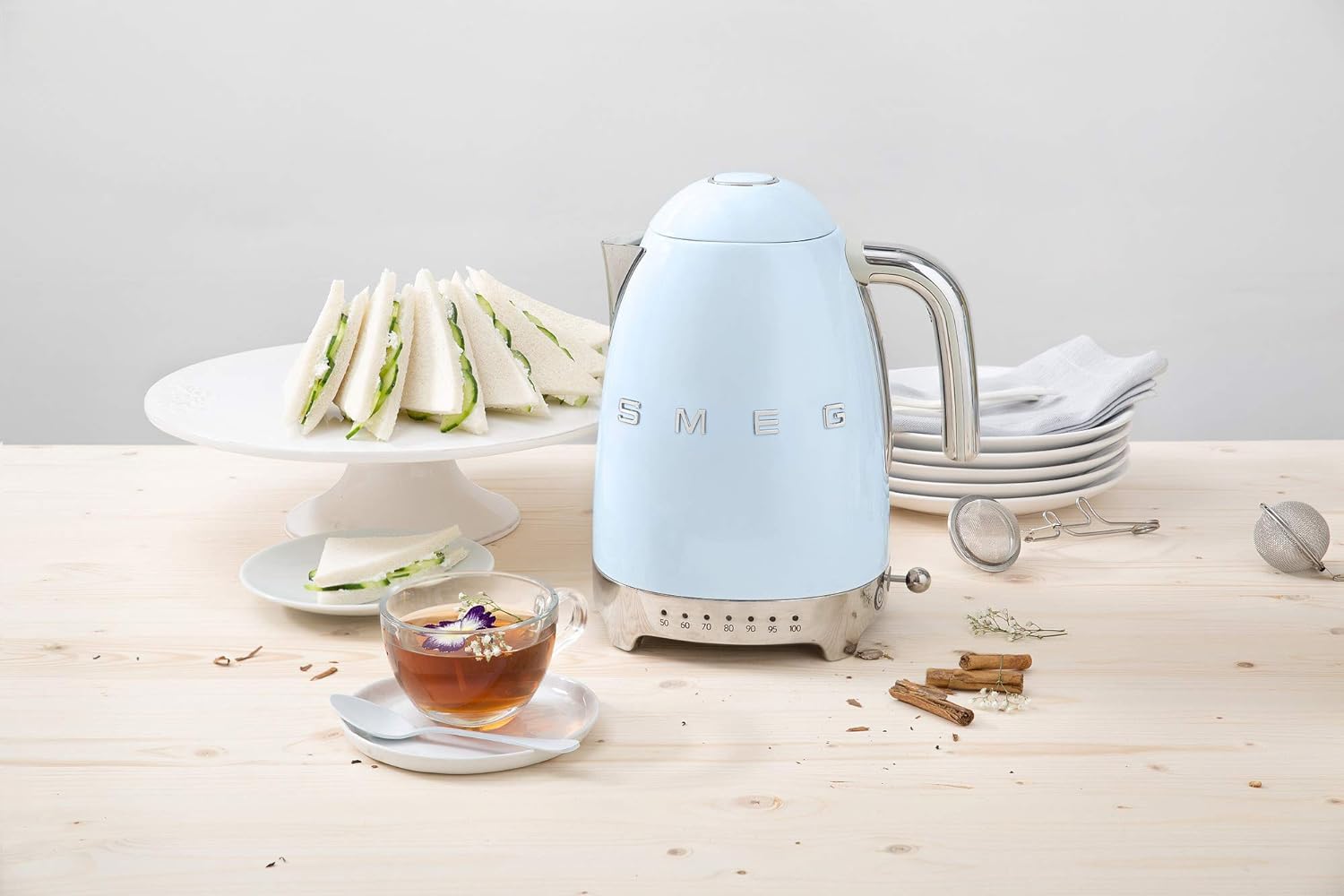 Smeg Variable Temperature Kettle Pastel Blue