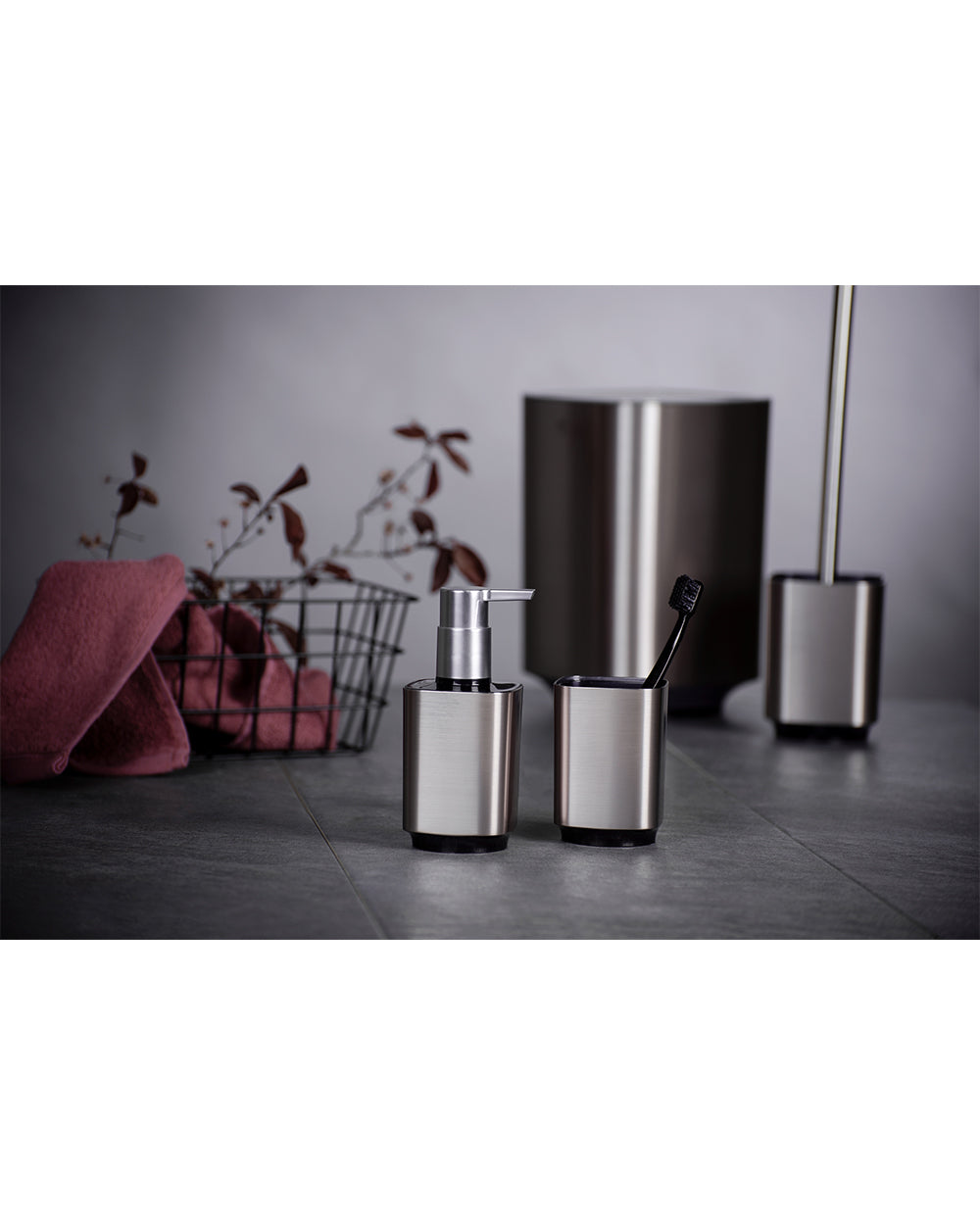 Wenko Swing Cover Bin Auron Chrome 5.5 Liter