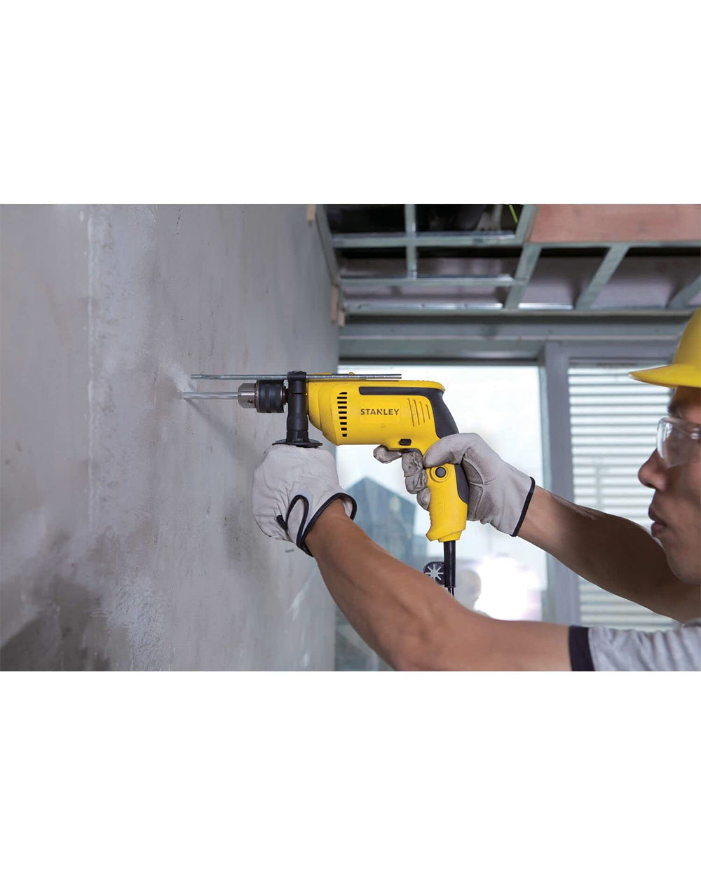 Stanley SDH700 Hammer Drill 13mm 700W