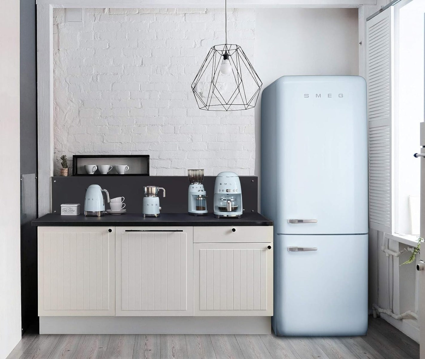Smeg Variable Temperature Kettle Pastel Blue