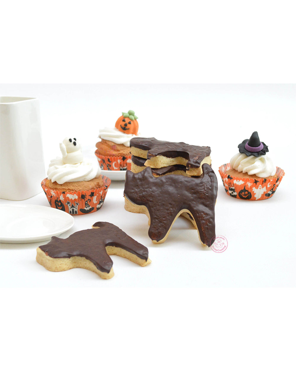 Scrapcooking Bucket of 16 Halloween Themed Cookie Cutters