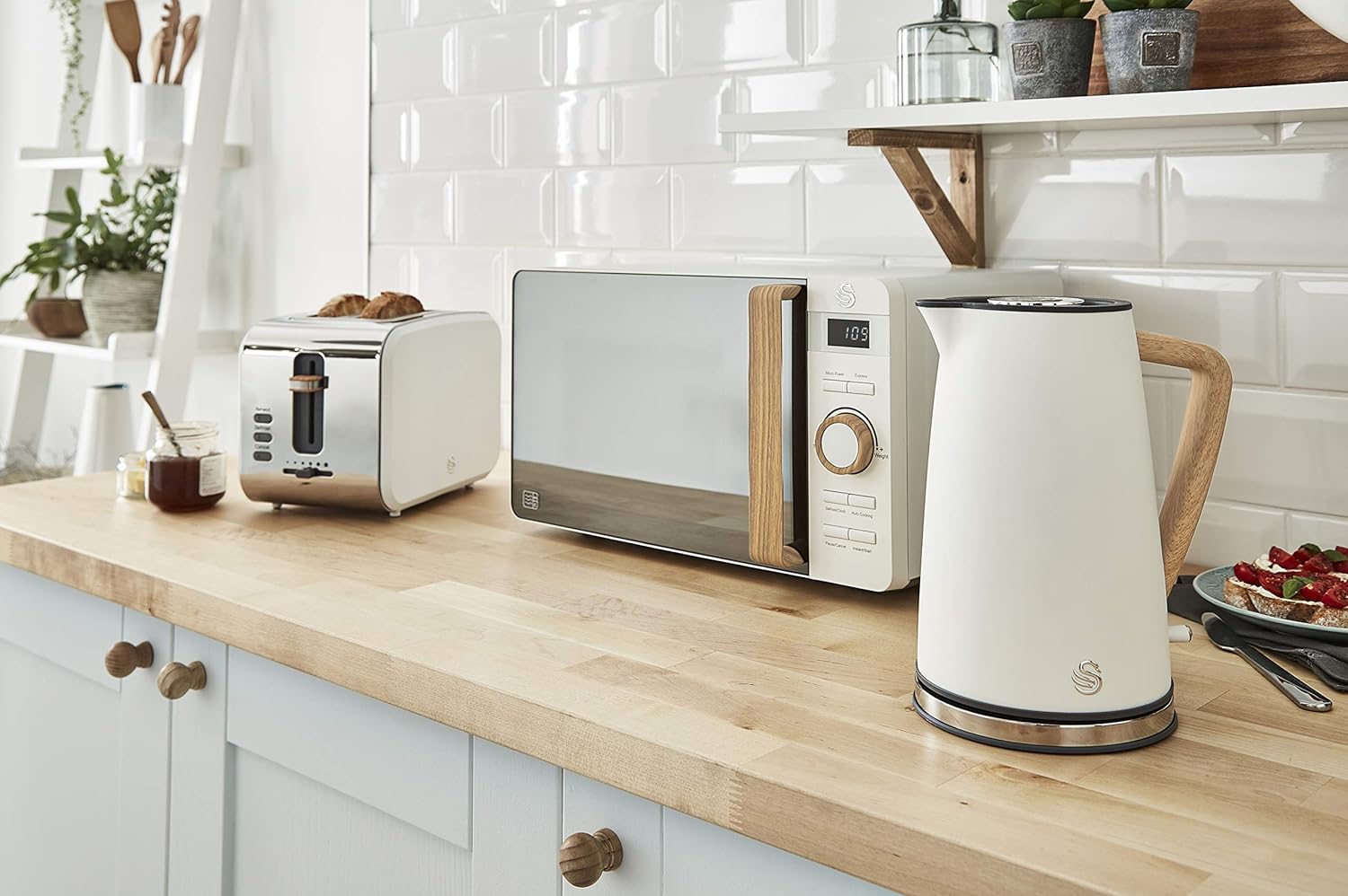 Swan Nordic Cordless Kettle White 1.7L