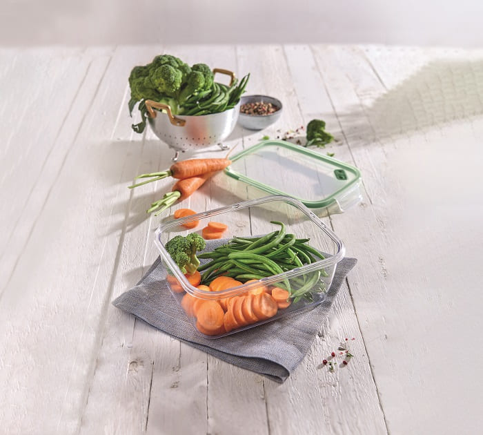 Snips Tritan Renew Airtight Rectangular Lunch Box 1.5 Liter With PP Fork & Kinfe